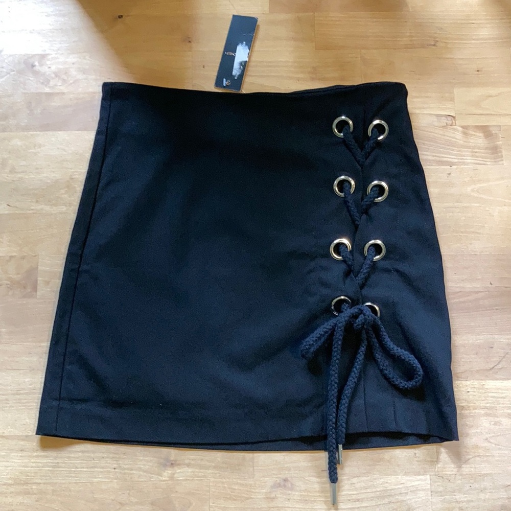 NWT Alpha & Omega skirt size small